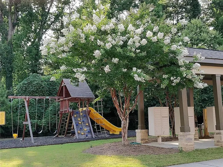 4190 Hammond Bridge Dr — Photo 24