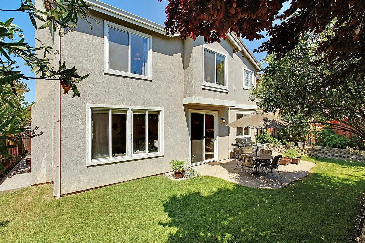 3 bed, 2.5 bath, 1975 sqft, $7,250 — Photo 3