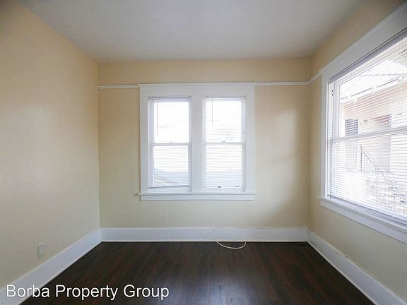 5th image of 1559 1/2 Pine Ave #10288540