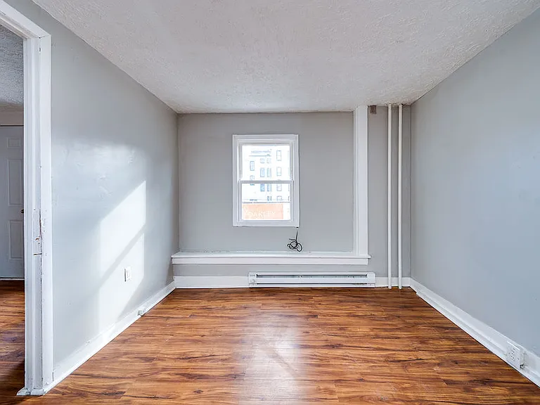 250 Rose St — Photo 13