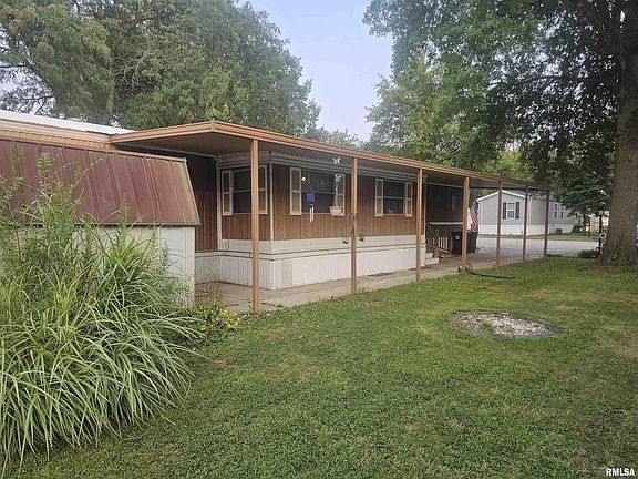 3rd image of 111 Hickory Dr