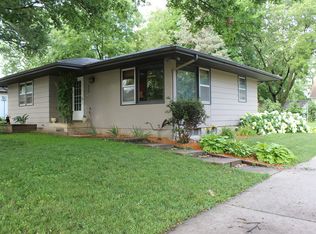 325 N 9th St, Carlisle, IA 50047