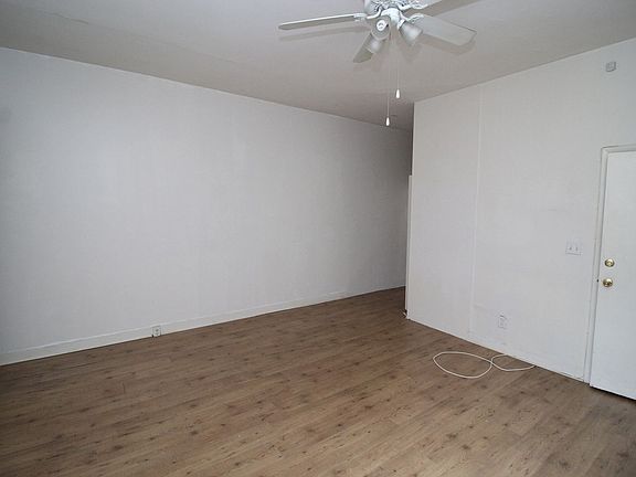 3rd image of 2627 N Charles St APT 2