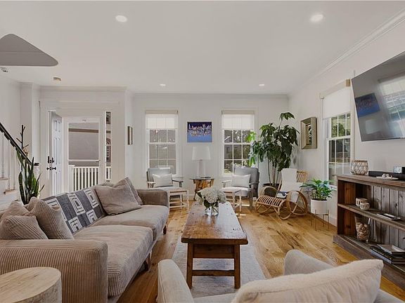 4th image of 14 Barney St