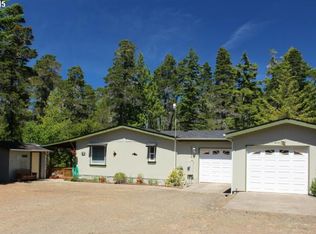 5513 Mercer Lake Rd, Florence, OR 97439
