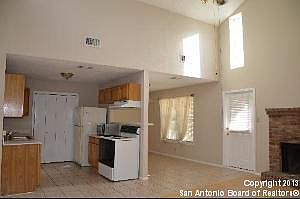 5th image of 2410 Moss Bluff St