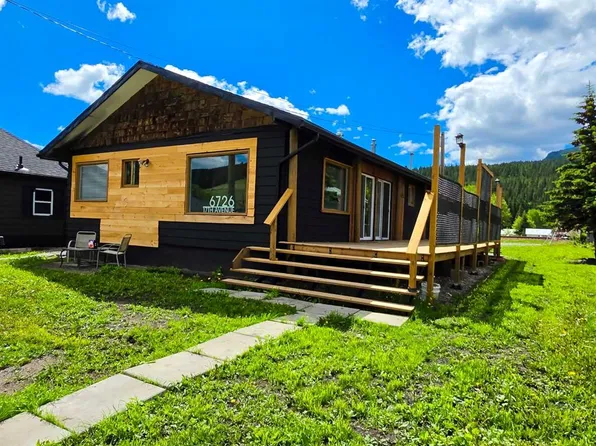 6726 N 17th Ave, Crowsnest Pass, AB T0K 0M0