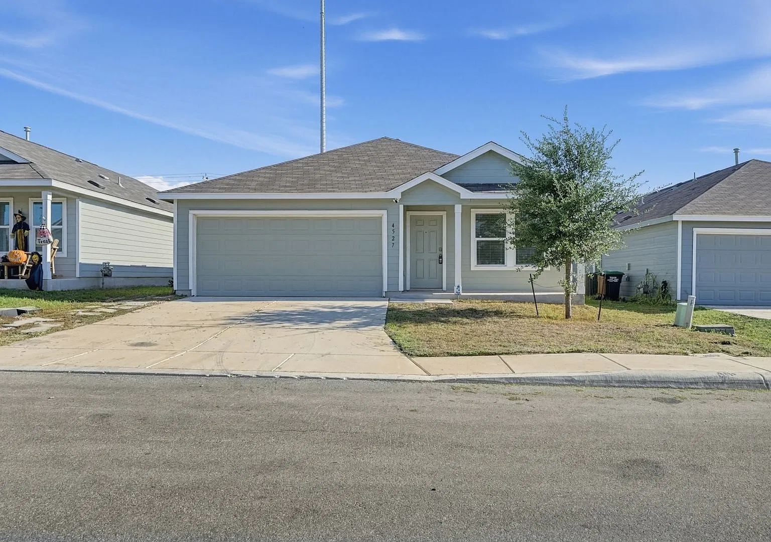 Charming 3BR House in San Antonio — Photo 1