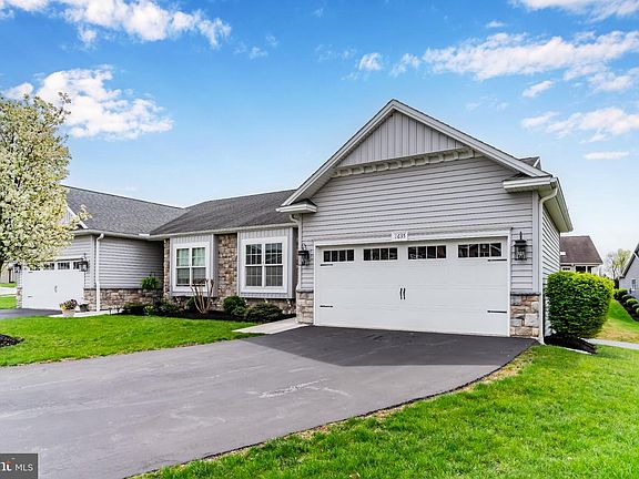 2nd image of 1635 Shady Maple Ct