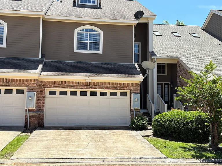 15 Charleston Cir — Photo 10
