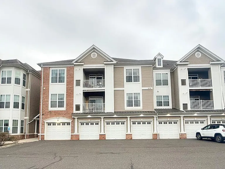 3033 Edward Stec Blvd — Photo 15
