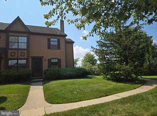 37 Barclay Ct, Lawrence Township, NJ 08648