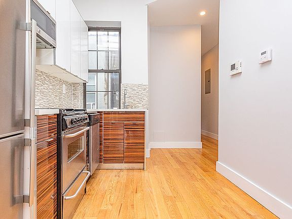 5th image of 897 Saint Johns Pl #2B