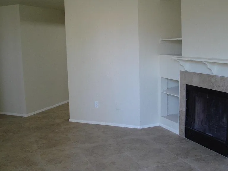 1126 W Elliot Rd #2075 — Photo 4