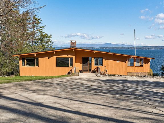 3rd image of 240 Black Point Road