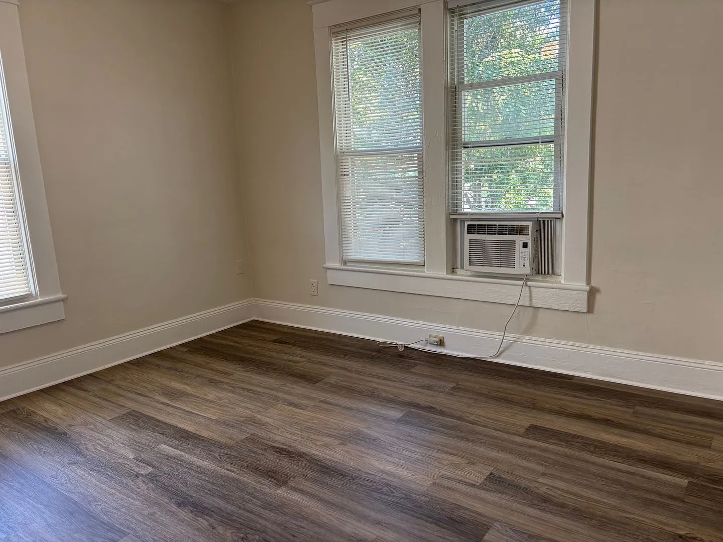 1 BR Apartment Convenient to Downtown Greensboro, near Fisher Park — Photo 4