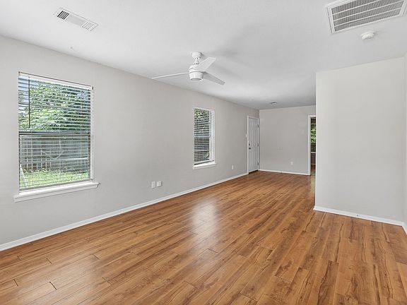 4th image of 1208 Hillyer St