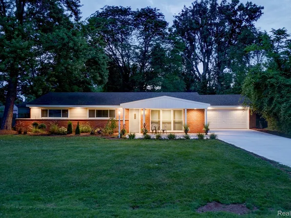 2588 Littletell Ave, West Bloomfield, MI 48324