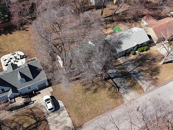 5th image of 7400 Springfield St