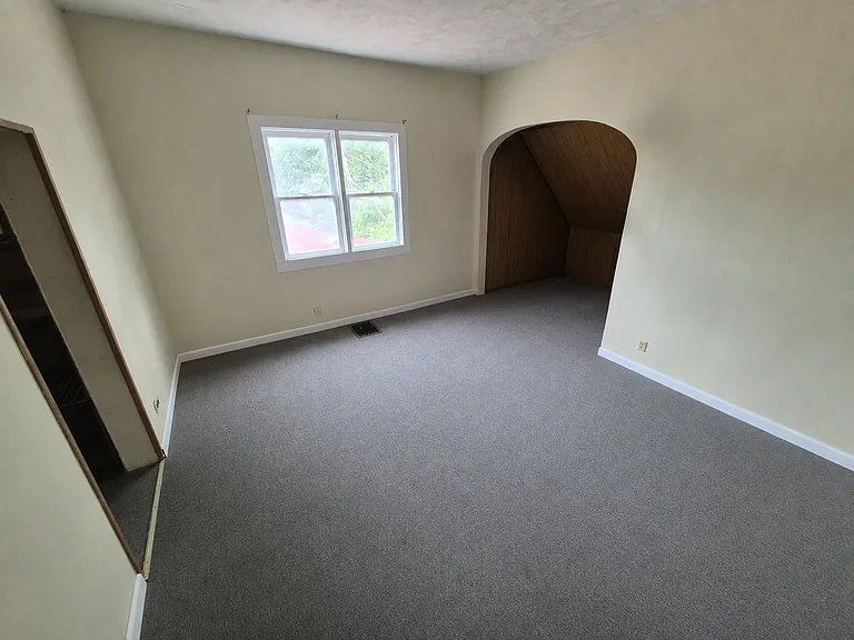 805 W Packard St — Photo 11