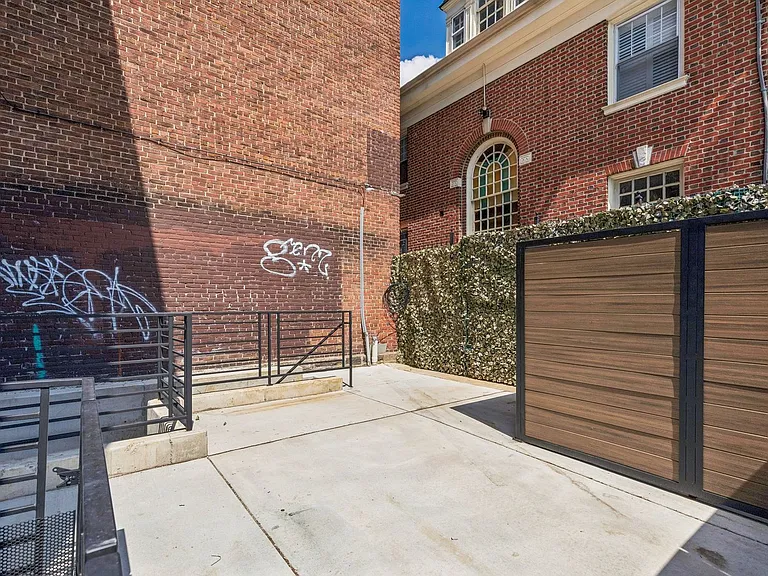 Brand New Luxury Apartments West Philly — Photo 40
