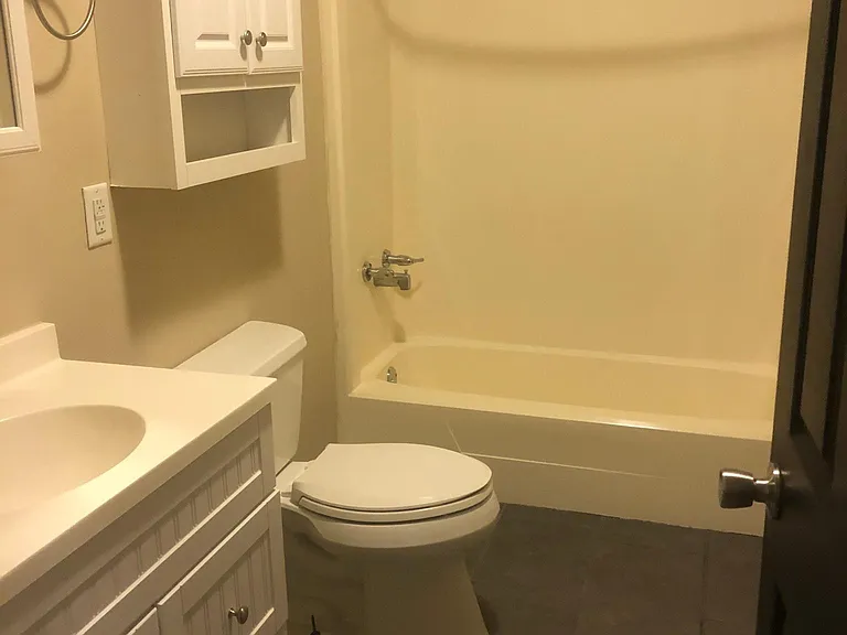 1282 Hunter Ave #D — Photo 7