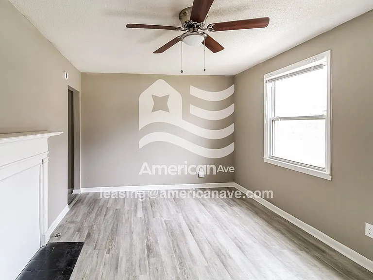 1617573_003_wm_-_living_room_13575004.jpg