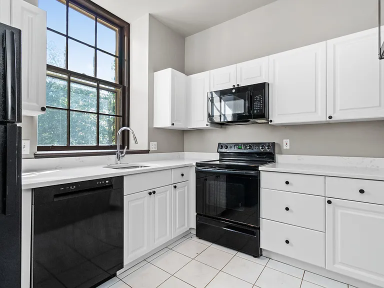 60 Glen Rd #101 — Photo 12