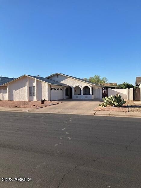 1st image of 2221 W EL MORO Avenue