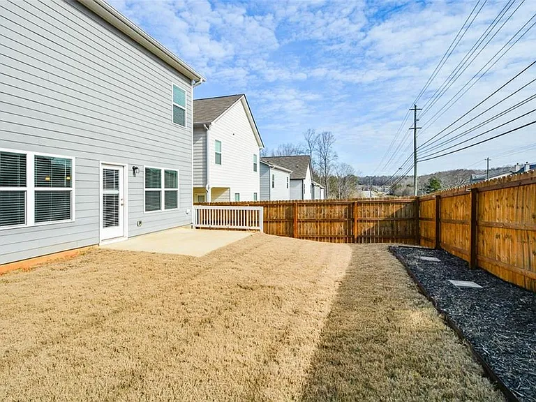350 Cranston Dr — Photo 47