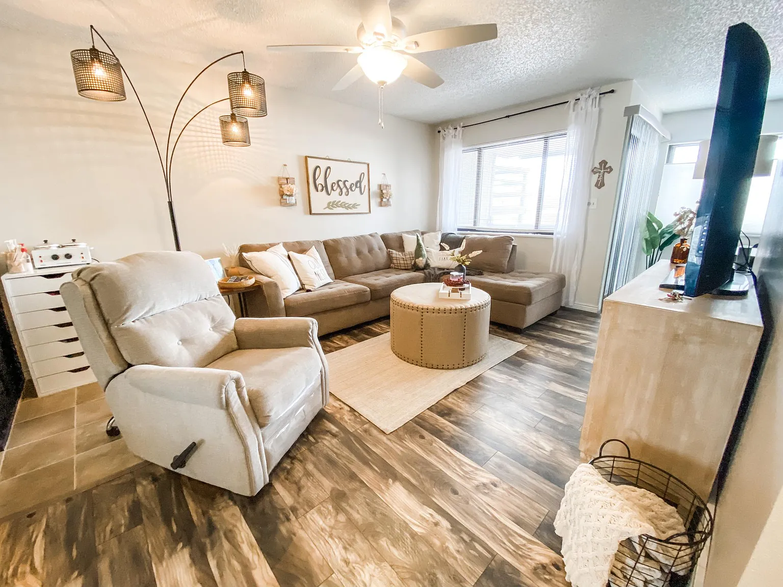 2 bed, 1069 sqft, $1,750 — Photo 2