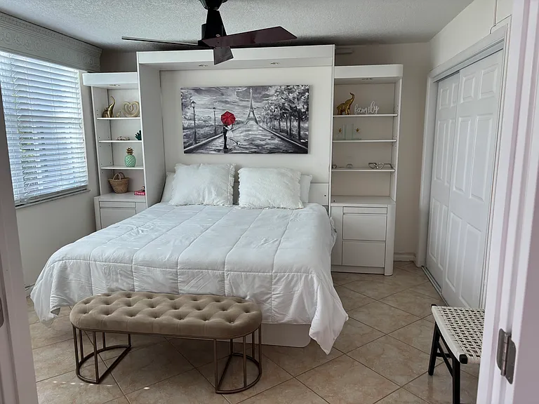 2nd bedroom , King size Murphy bed