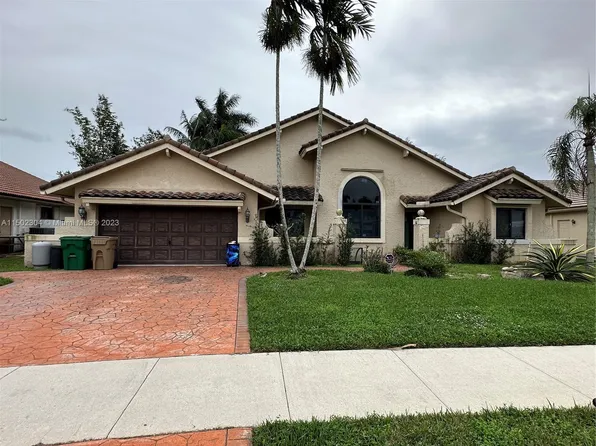 9192 Southern Orchard Rd N, Davie, FL 33328