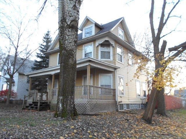2nd image of 300 2nd Ave