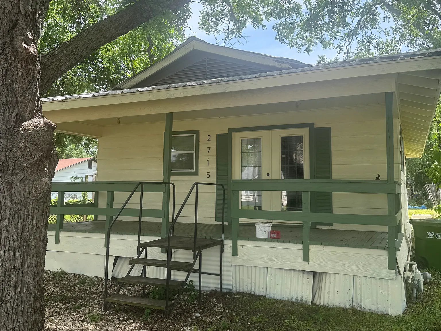 2 bed, 864 sqft, $1,300 — Photo 3