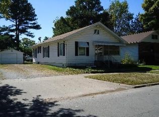 1933 Logan St, Murphysboro, IL 62966