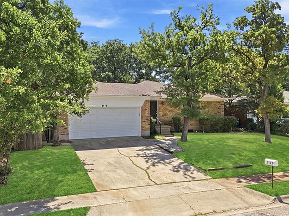 2nd image of 2110 Navajo St
