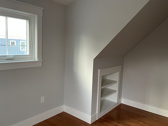 3rd image of 6 South St #6