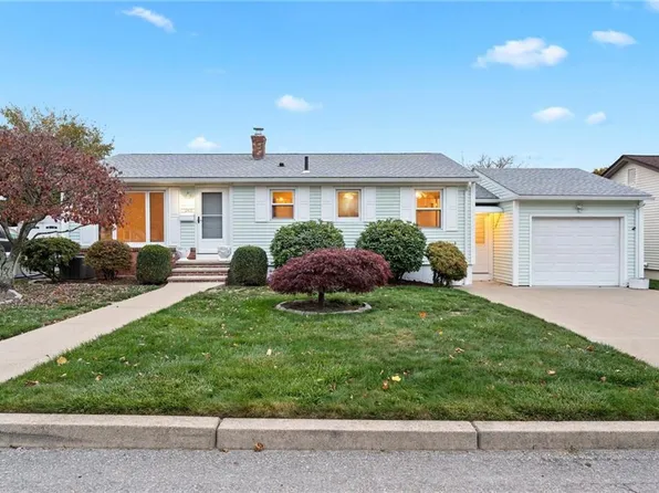 240 Curry Rd, Cranston, RI 02920