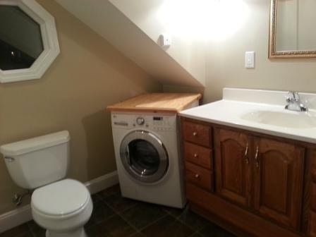 Nice Bathroom with Washer/Dryer