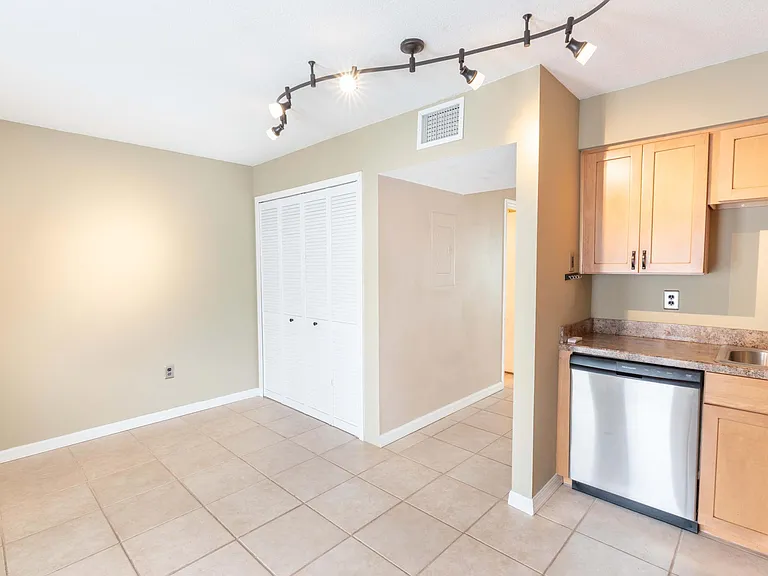 5850 Cypress Gardens Blvd #607 — Photo 4