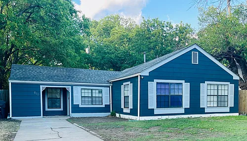 815 10th Ave NW Photo 1