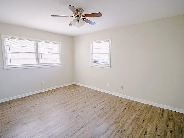 2812 43rd St #7 — Photo 7