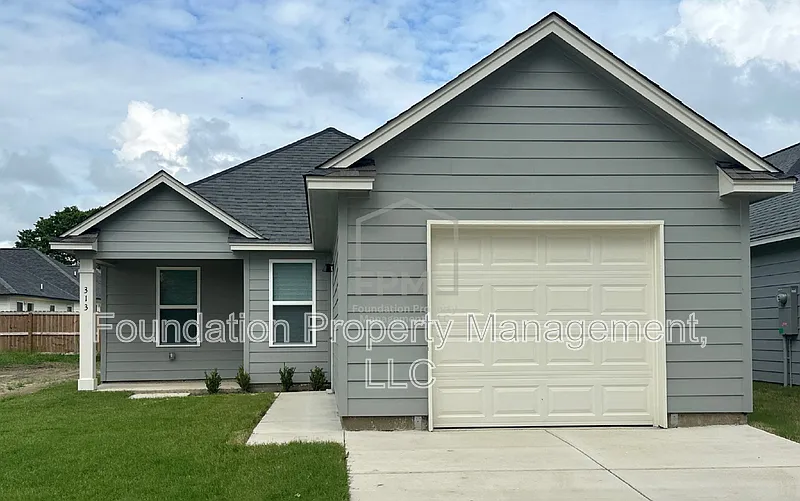 313 Westree St