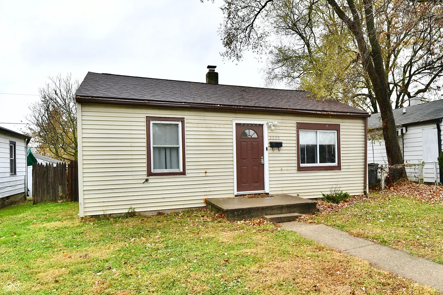 2220 Villa Ave photo 1