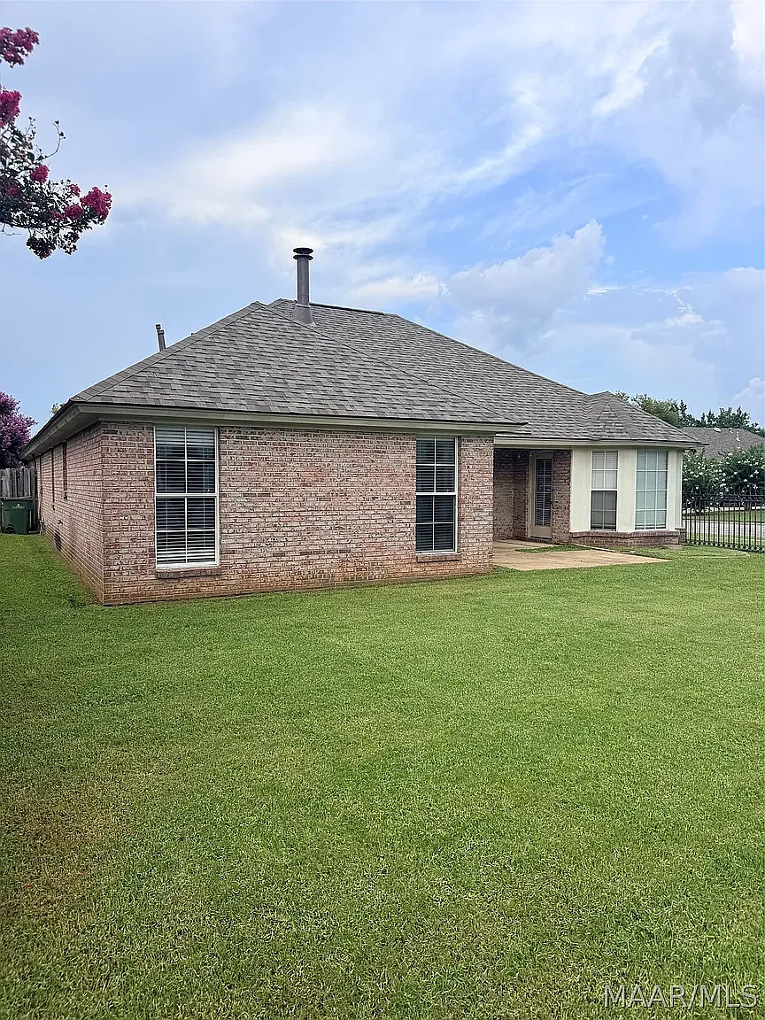 3 bed, 1730 sqft, $1,900 — Photo 4
