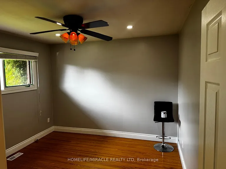 920 Willowdale Ave — Photo 11