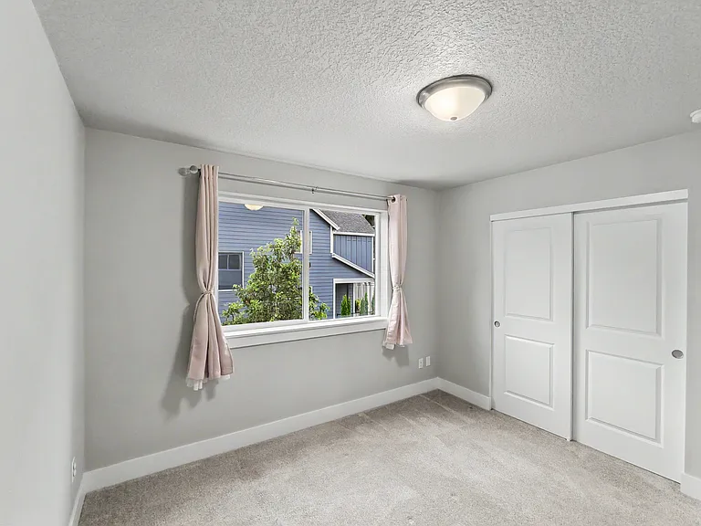 17555 SW Sunview Ln — Photo 19