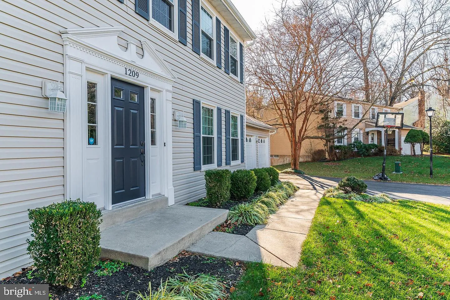 4 bed, 4.0 bath, 3234 sqft, $3,900 — Photo 4