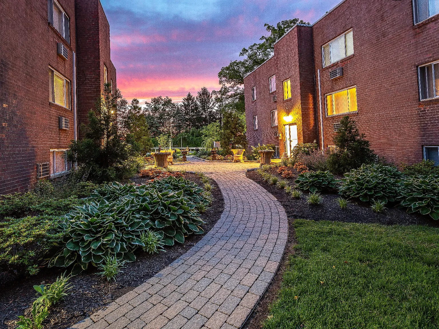 Overlook Hills Apartments — Photo 2